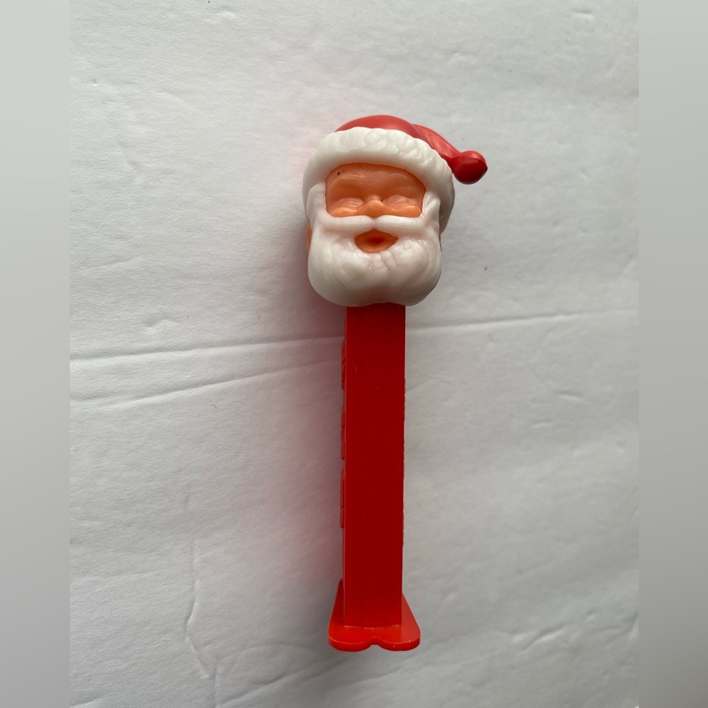 Santa St. Nick Kris Kringle Pez dispenser EMPTY closed eyes feet Slovenia vtg